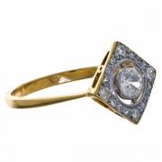 18Ct GOLD & Platinum Diamond Ring. Click for more information...