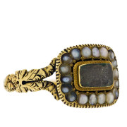 Victorian 15ct Gold Pearl and Hair. Mourning Ring. Click for more information...
